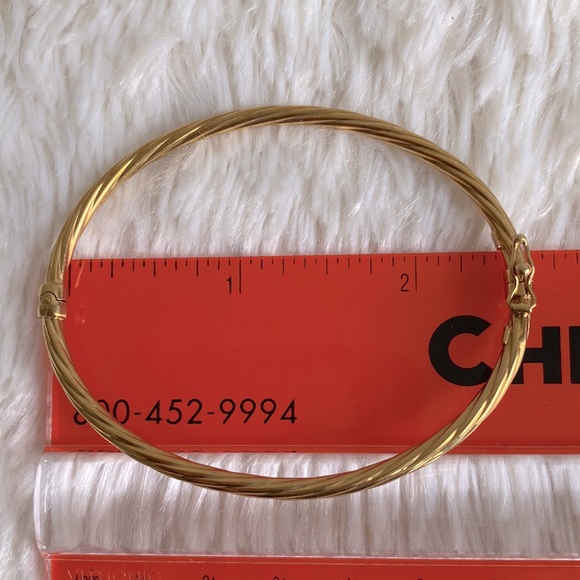 10K Yellow Solid Gold Twist Hinge Bangle Bracelet - Picture 10 of 11